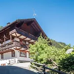 Casa Lorenz 2 *